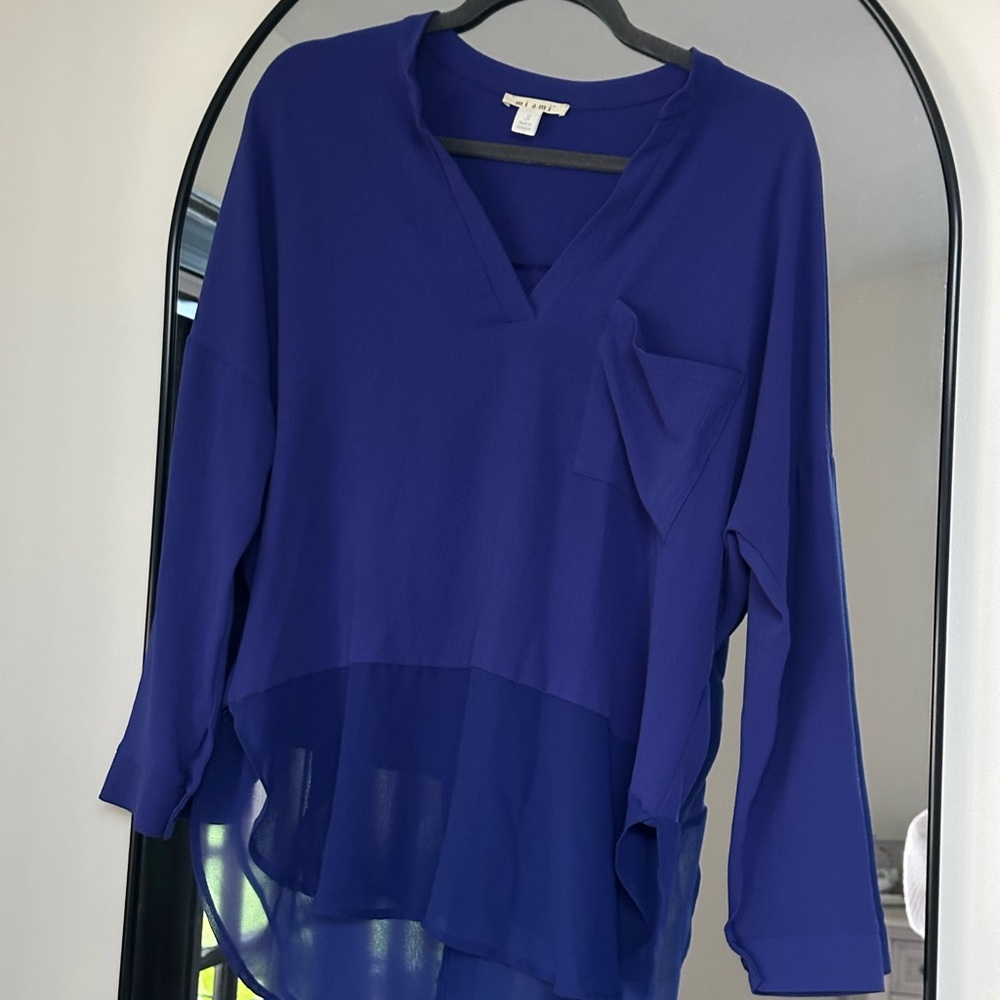 Francesca's Collections Blue Asymmetrical 3/4 Sleeve Blouse
